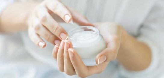 Skin whitening masks